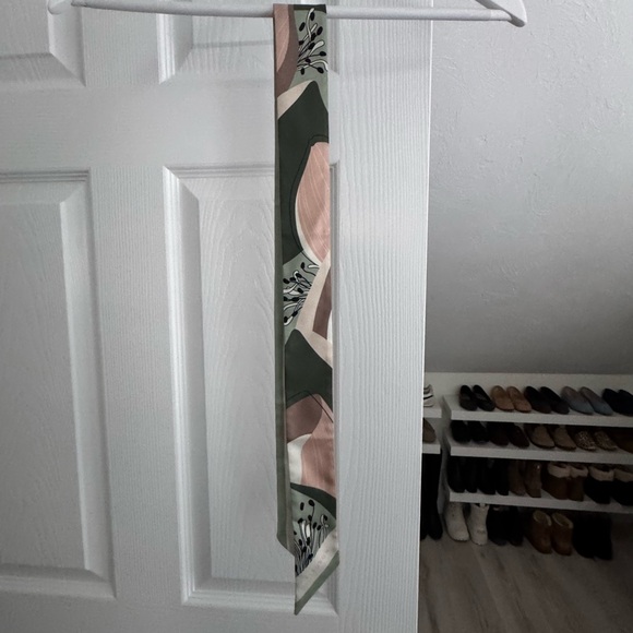 NEW Fleuron BLOOM BANDEAU 5X120CM in 
VERT AMANDE - Picture 4 of 7